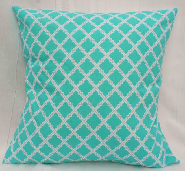 Aqua/White/Gray Quatrefoil Lattice Cushion Cover