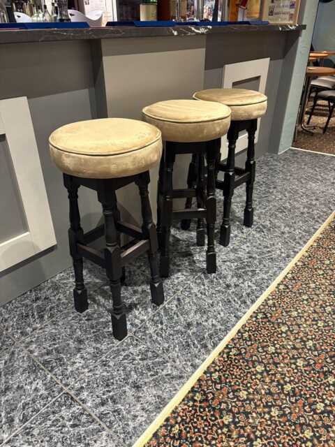 Traditional Pub High Bar Stool - image 1