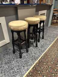 Traditional Pub High Bar Stool