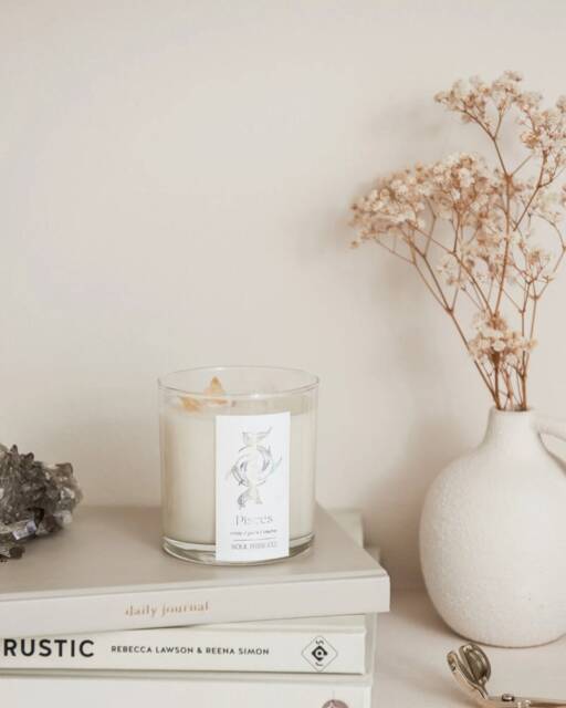 Iridescent Pisces Crystal Candle With Healing Crystals For Manifestation - image 1