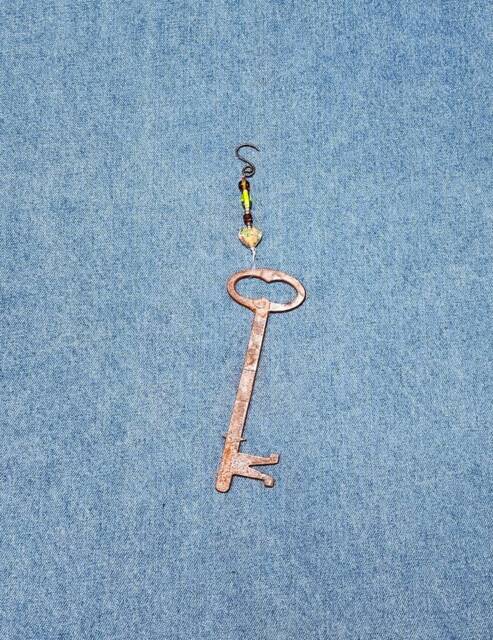 Skeleton Key Suncatcher, Metal Art, Yard Beaded Garden Decor, Housewarming Gift, Wall Hanging, Window Decor M39 - image 1