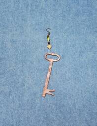 Skeleton Key Suncatcher, Metal Art, Yard Beaded Garden Decor, Housewarming Gift, Wall Hanging, Window Decor M39 - thumbnail 1