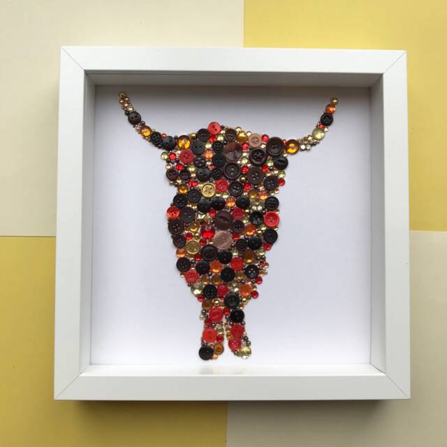 Highland Cow Button Artwork, Rustic Scottish Wall Art, Farmhouse Decor, Cattle Picture - image 1