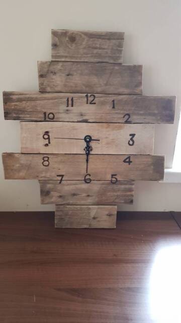 Pallet Wood Clock