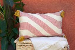 Kilim Pillow Cover - Decorative Bohemian Pillows Boho Throw Pillowcases 20x20 26x16 Lumbar Tasseled Set Trendy Handwoven - thumbnail 1
