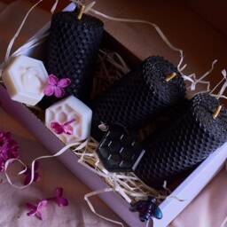 Beeswax Candle Set Scented Pillar Candles & Shea Butter Soap - thumbnail 4