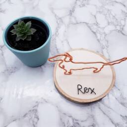 Long Haired Dachshund Wire Sculpture, Personalized Dog Art Decor - thumbnail 3