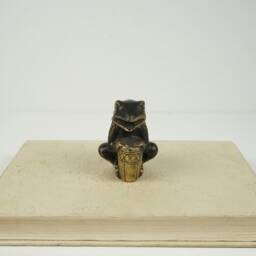 Frog Playing Bongo Statue, 2.6 - thumbnail 4