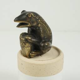 Frog Playing Bongo Statue, 2.6 - thumbnail 3