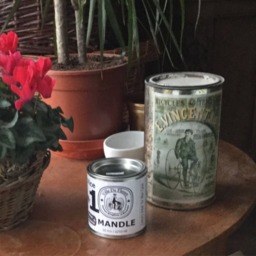 Mandle Soy Candle - Coffee & Tobacco Scented Handmade Valentine's Gift For Him - thumbnail 4