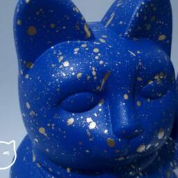 Blue/Gold Speckle Lucky Cat Hand Painted Maneki Neko - 7 Inch - thumbnail 2