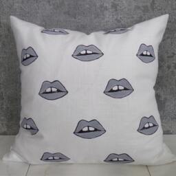 Lips Linen Throw Pillow Cover/Gray White Black Retro Neutral Decorative Cushion 60S Bedding Accent Block Printed Home Decor Hand Painted - thumbnail 3