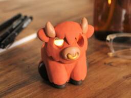 Highland Cow Tealight Holder - Hand Sculpted Ceramic Animal