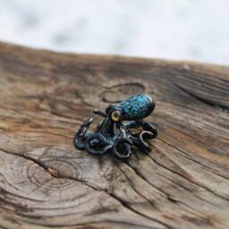 Small Octopus Glass Figurine - thumbnail 4