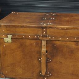 English London Tan Leather Belted Coffee Trunk - thumbnail 3