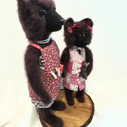 Needle Felted Teddy Bears, By Lizabeth Fiber Animals.. Hand Made Needle Felting Mother & Cub Bear Mounted On To Wood Slice - thumbnail 3