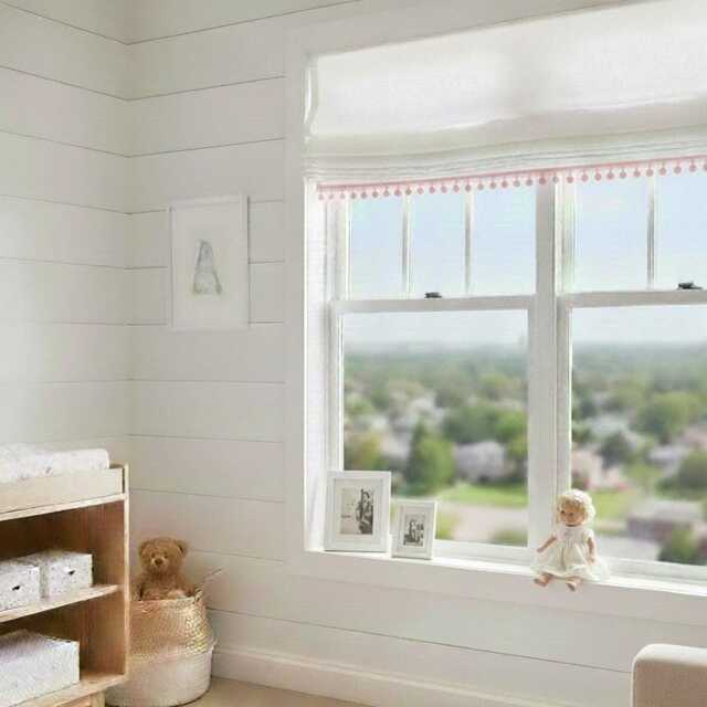 White Linen Flat Roman Shade With Pink Pom - Cl1010 - image 1