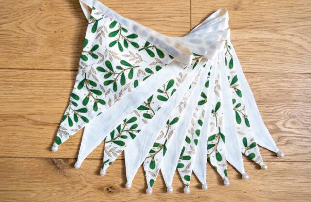 Mistletoe Christmas Fabric Bunting - Double-Sided 12 Flags 3 Metres - image 1