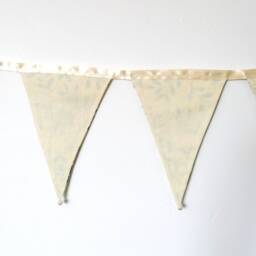 Mistletoe Christmas Fabric Bunting - Double-Sided 12 Flags 3 Metres - thumbnail 3