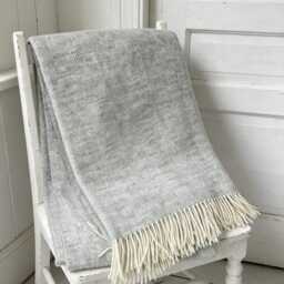 Blanket/Throw, 100% Pure New Wool, Herringbone Light Grey, C/W Fringe Edge 140x200cms - thumbnail 3
