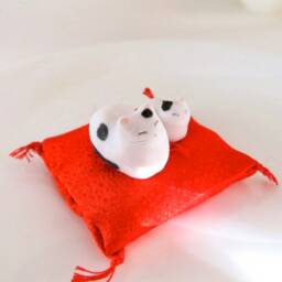 Mom & Kitten Figurines - Porcelain Cat Sculpture Miniature Desk Decoration - thumbnail 2