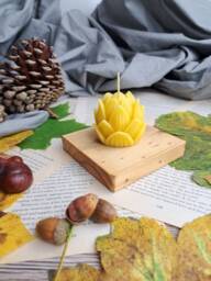 Hand-Poured Beeswax Lotus Candles Unique, Eco-Friendly Winter Decor, Handmade in Leicester Uk, Perfect Gift Cozy Autumn Aesthetic - thumbnail 1
