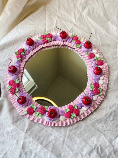 Customizable Fake Cake Mirrors - image 1
