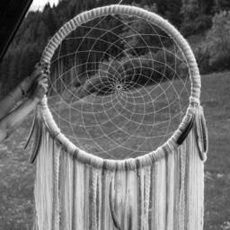 Extra Large Boho Dreamcatcher - Macram?? Wall Hanging With Clear Quartz Crystal - thumbnail 4