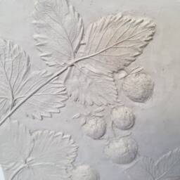 Tile Strawberry Cast. Botanical Decorative Unique Plaster Wall Art Fram?? Wood Concrete Impression Pressed Eco Friendly - thumbnail 2