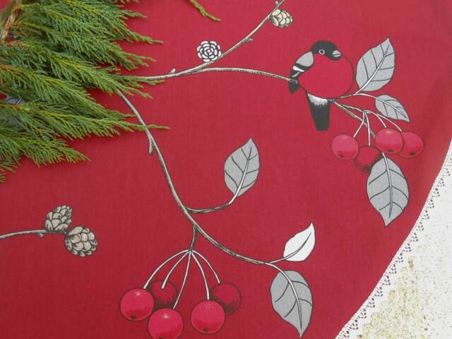 Red Robins Swedish Christmas Xmas Tree Skirt Holiday Decor Ornament - image 1