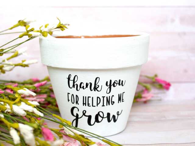 Personalized Teacher Or Morher's Day Gift Flower Pot - Thank You For Helping Me Grow - image 1