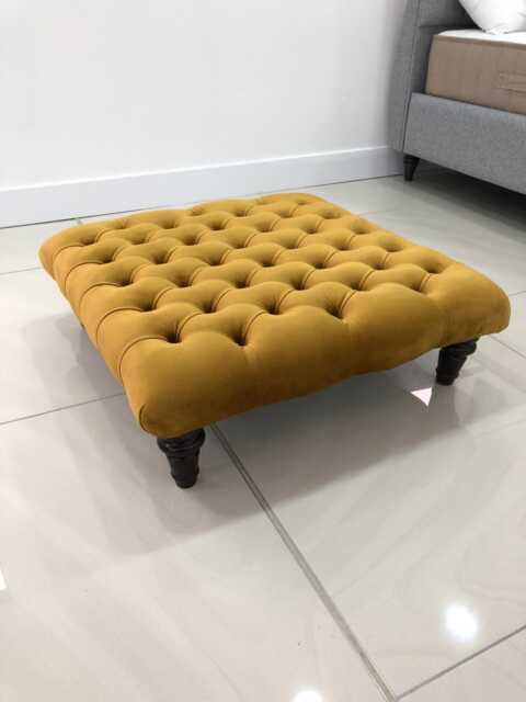 77 cm X Chesterfield Footstool - Coffee Table Available in Various Colors & Fabrics - image 1