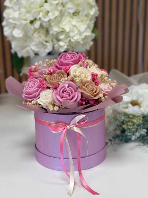 Handmade Scented Soy Candle Bouquet Roses & Dried Flowers - image 1