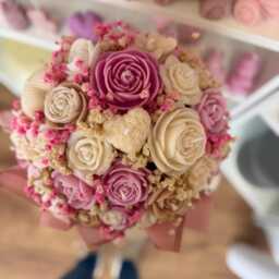 Handmade Scented Soy Candle Bouquet Roses & Dried Flowers - thumbnail 3
