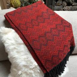 Handmade Baby Alpaca Throw Blanket Inca Red & Charcoal Gray - thumbnail 3