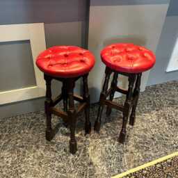 High Bar Stool With Real Leathe Chesterfield Style Top - thumbnail 2