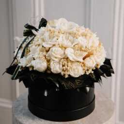 Handmade Scented Soy Wax Candle Bouquet Black & White Floral Gift - thumbnail 2