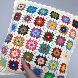 Crochet Daisy Pillow Cover, Black Trim Floral Granny Square Cushion - thumbnail 3