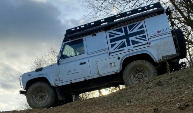 Large 30 X 23 Union Jack British Flag Vinyl Car Bonnet Side Sticker Decal Wall Art Graphic Van Lorry Motorhome Campervan Vw Jeep 4X4 Suv - image 1