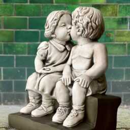 Garden Kissing Children Figurine Stone Kids Statue Outdoor Pair Sculpture Brother & Sister Decoration Cement Easter Gift Yard Art - thumbnail 2