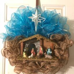 Nativity, Holiday Wreath, Door Decor, Christmas Wreath - thumbnail 2