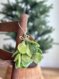 Felt Mistletoe Sprig Ornament, Green Leaf Christmas Decoration, Tree Hanging Xmas Ornament - thumbnail 1