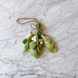 Felt Mistletoe Sprig Ornament, Green Leaf Christmas Decoration, Tree Hanging Xmas Ornament - thumbnail 3