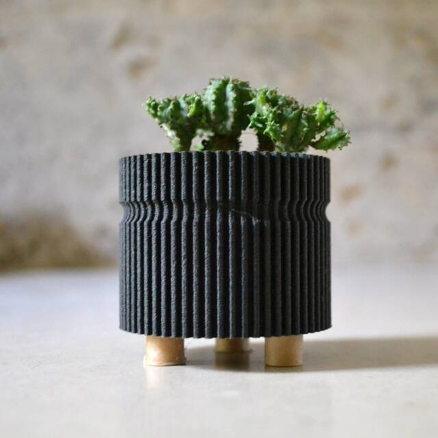 "Black Wood Finish ""Slatted" - image 1