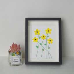 Handcrafted Sea Glass Flower Art Coastal Home Decor - 8.6x6.7 Inches - thumbnail 2
