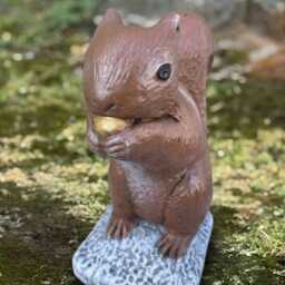 Concrete Squirrel With Nut Statue Stone Sculpture Outdoor Garden Animal Ornament Cement Yard Decor Squirrel Art Lover Gift - thumbnail 2