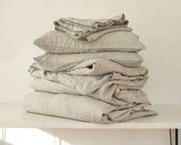 4-Piece Linen Bedding Set Tobacco Duvet Cover, Pillowcases & Flat Sheet - thumbnail 1