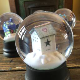 "Snow Globe ""Six Comforts" - thumbnail 3