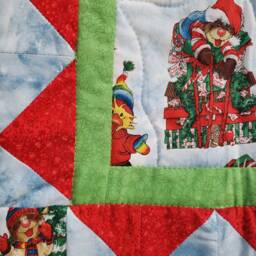Caroling Animals Christmas Tree Skirt - Polka Dot Sashing - thumbnail 3