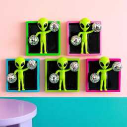 Alien Disco Ball 3D Resin Wall Art/ Funny Kitschy Dopamine Decor/ Alien Decor/Cheering Alien/ Kawaii Weird Neon Art - thumbnail 3